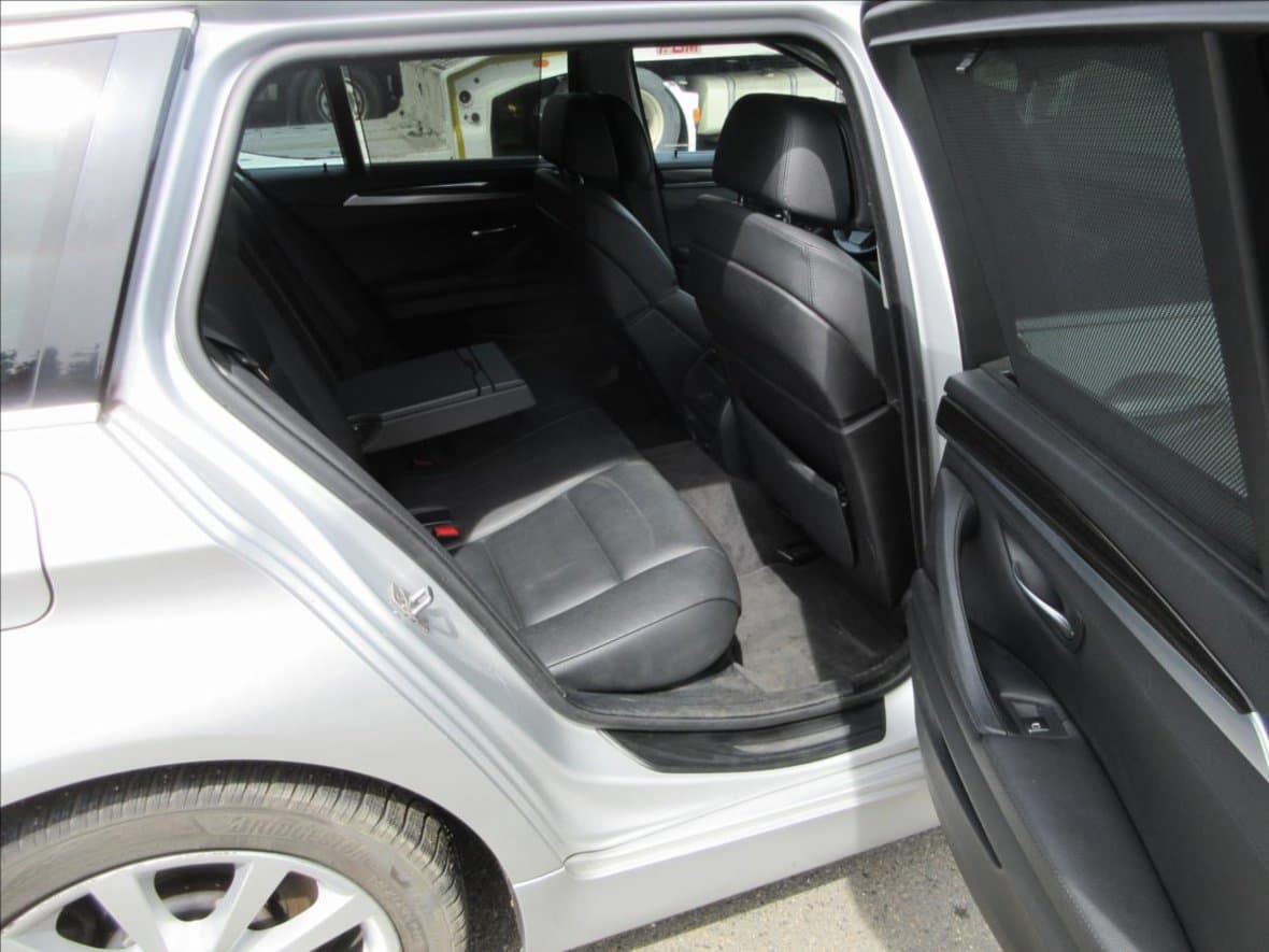 2011 BMW 5-SERIES - 15