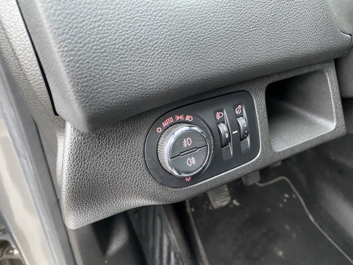 2015 Opel MERIVA - 15