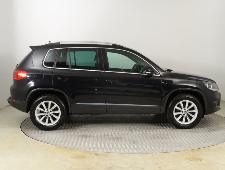 2015 Volkswagen TIGUAN - 8