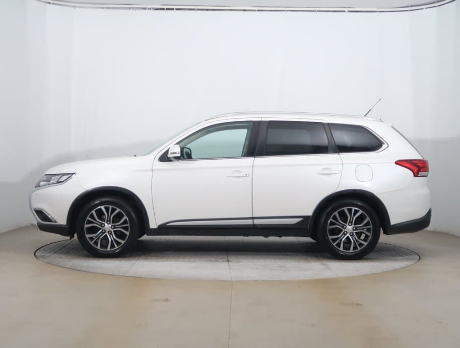 2016 Mitsubishi OUTLANDER - 4