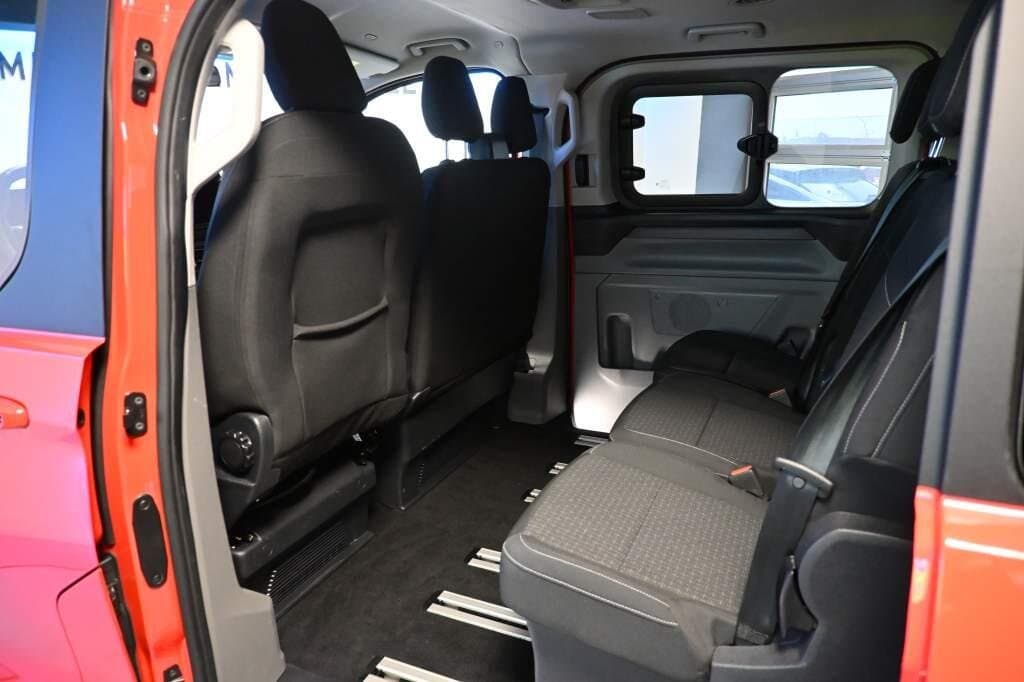 2025 Ford TOURNEO - 9