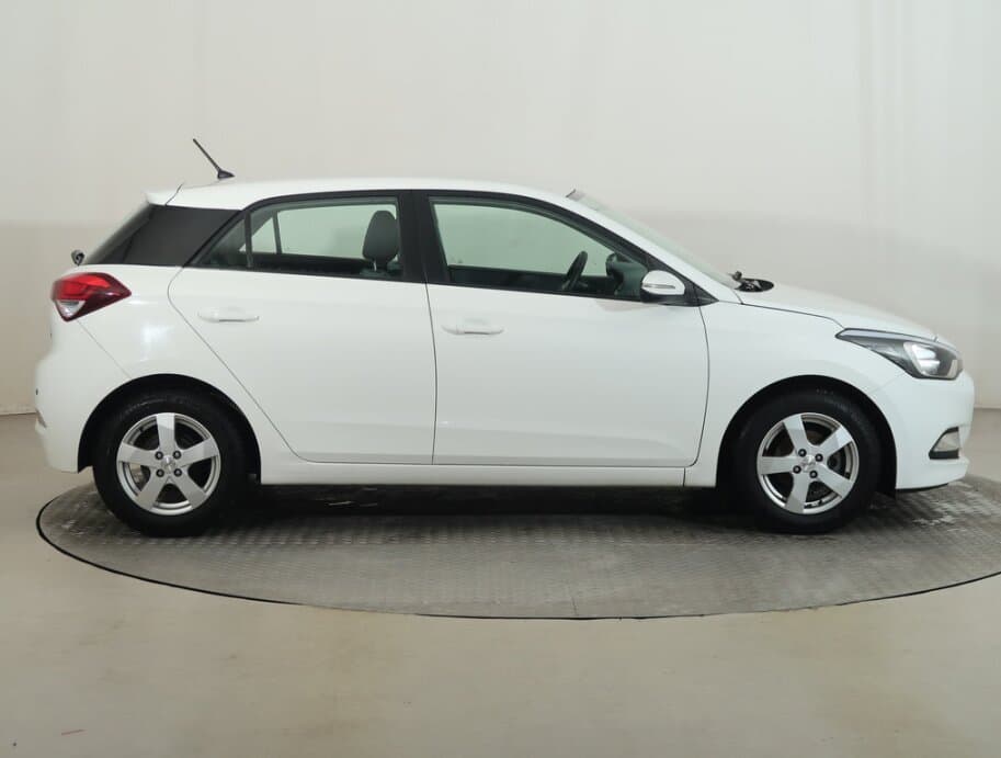 2015 Hyundai i20 - 8
