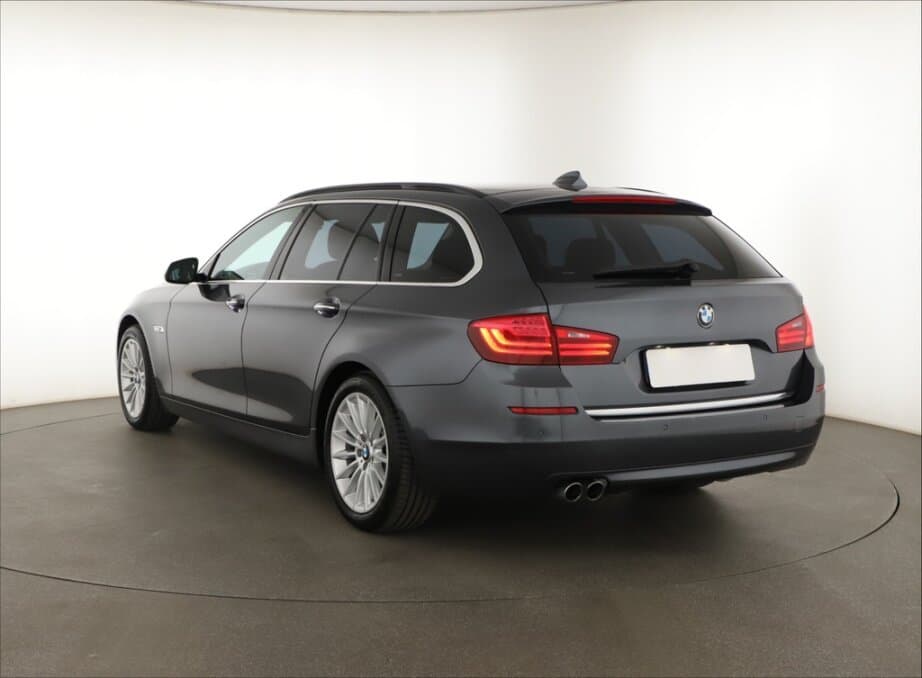 2016 BMW 5-SERIES - 5