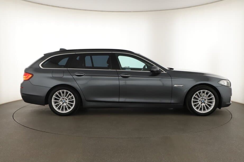 2016 BMW 5-SERIES - 8