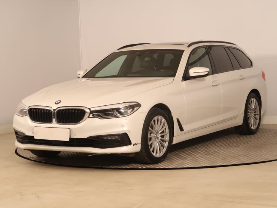 2020 BMW 5-SERIES - 5