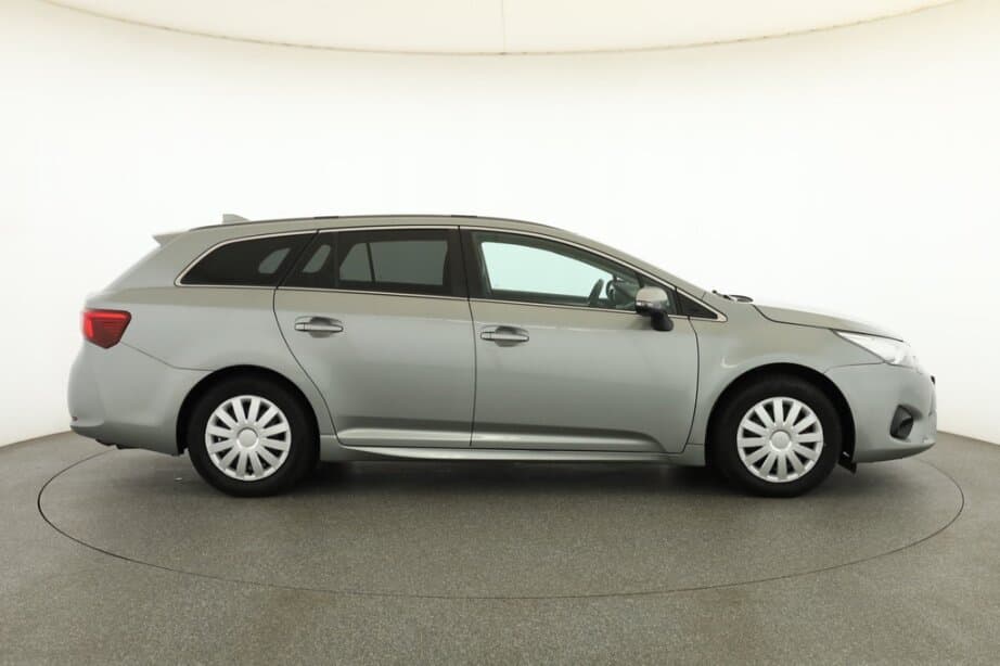 2016 Toyota AVENSIS - 8
