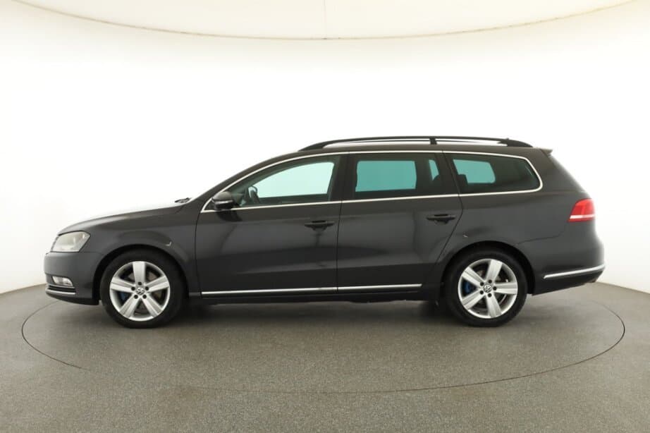 2011 Volkswagen PASSAT - 4