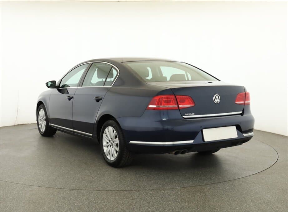 2013 Volkswagen PASSAT - 5