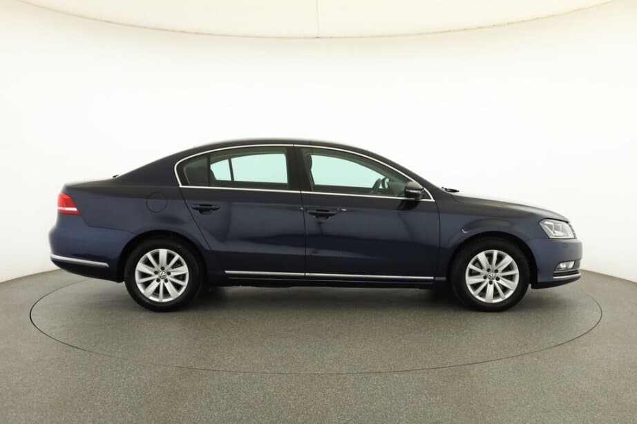 2013 Volkswagen PASSAT - 8