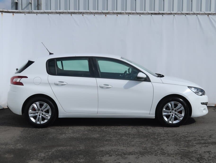 2017 Peugeot 308 - 8
