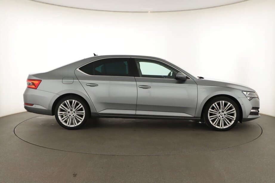 2023 Škoda SUPERB - 8