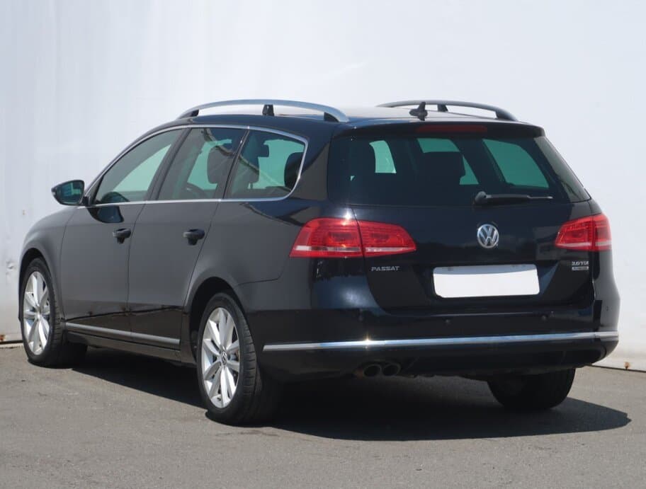 2012 Volkswagen PASSAT - 5