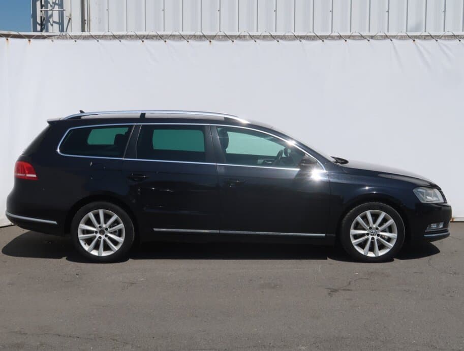 2012 Volkswagen PASSAT - 8