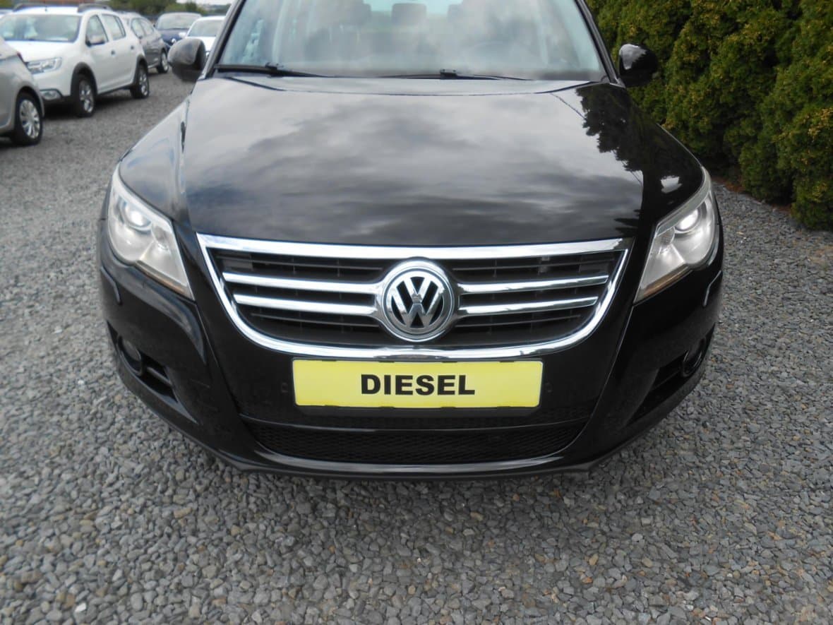 2010 Volkswagen TIGUAN - 9