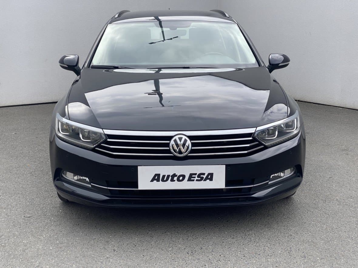 2017 Volkswagen PASSAT - 2