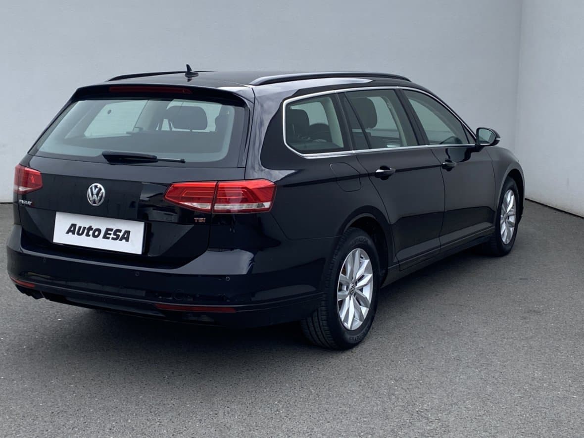 2017 Volkswagen PASSAT - 4