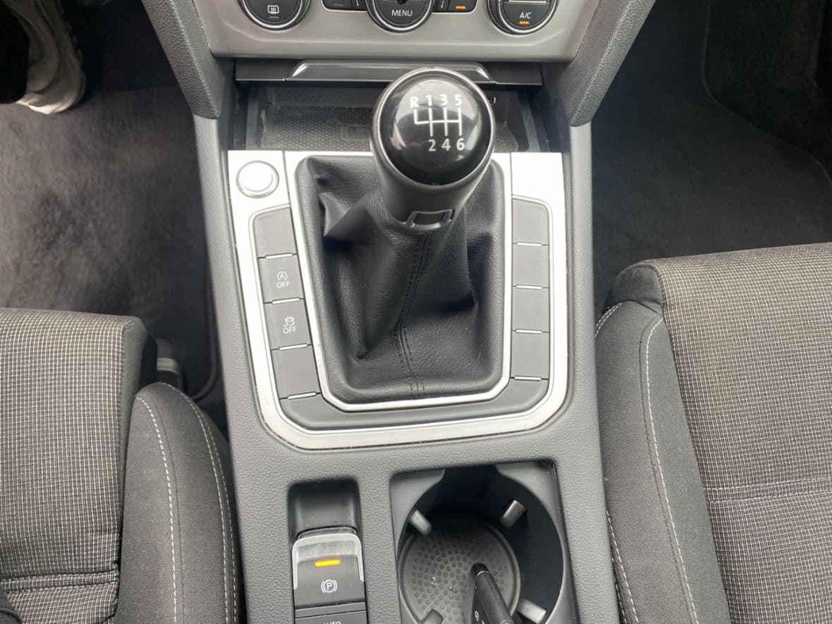 2017 Volkswagen PASSAT - 13