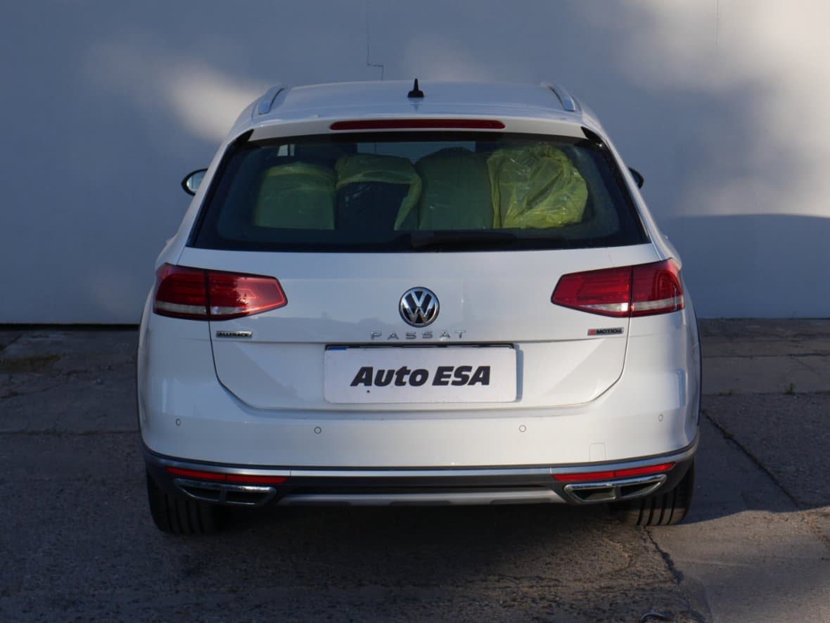2016 Volkswagen PASSAT - 5