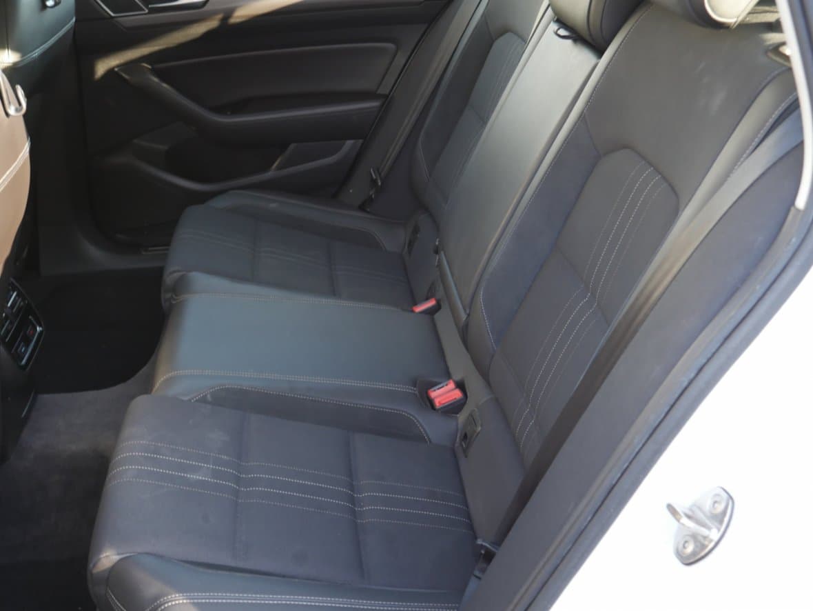 2016 Volkswagen PASSAT - 10