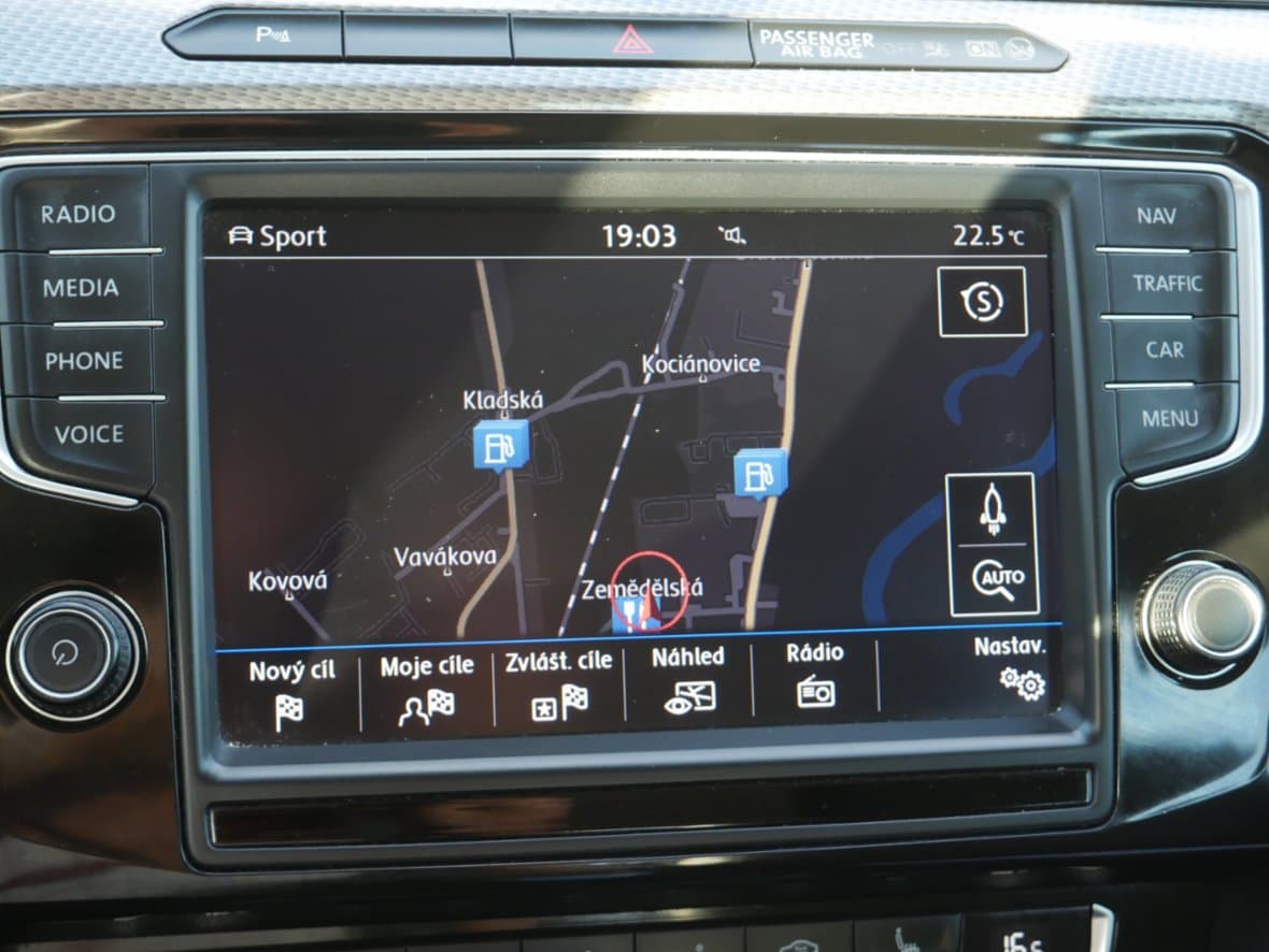 2016 Volkswagen PASSAT - 13