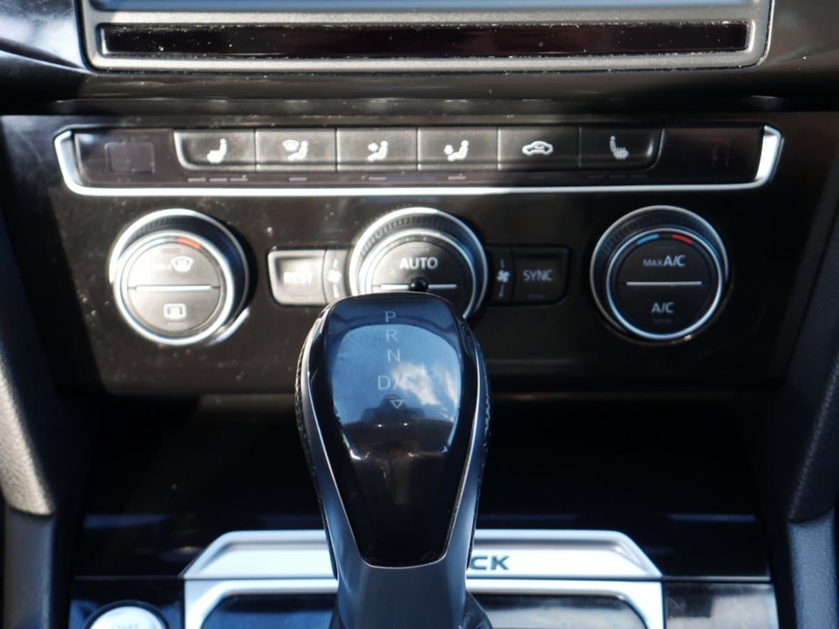 2016 Volkswagen PASSAT - 14