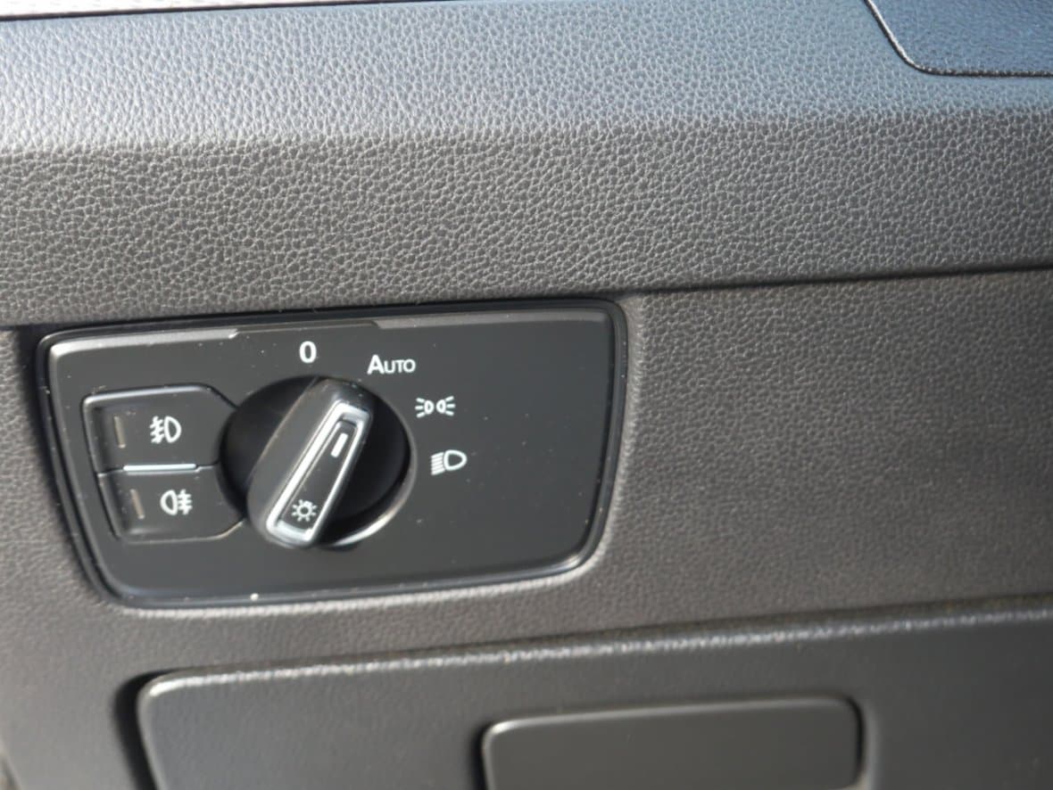 2016 Volkswagen PASSAT - 16