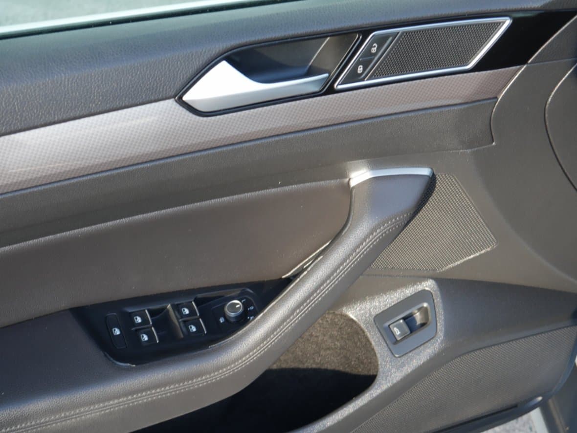 2016 Volkswagen PASSAT - 18
