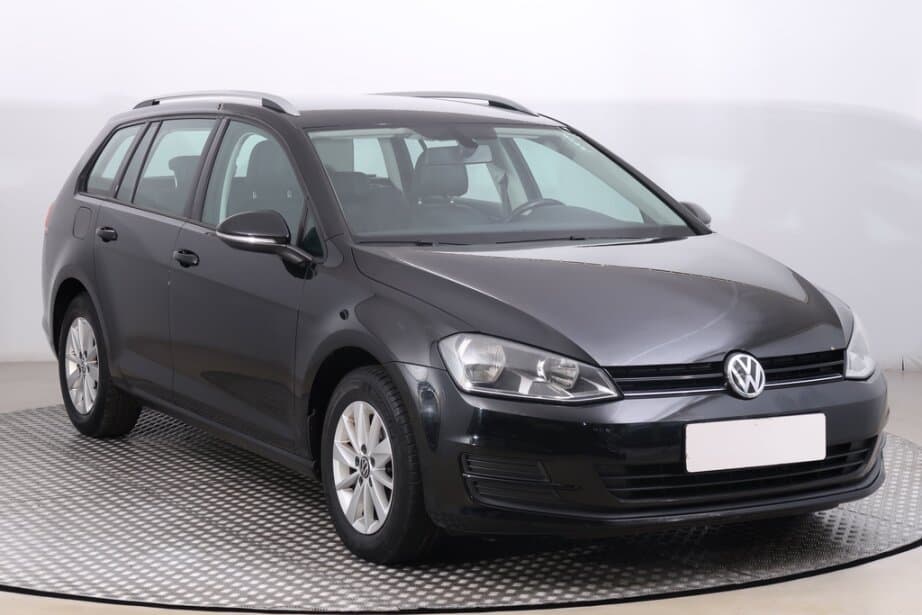 VW Golf, 1.6 TDI, ČR,2.maj, Serv.kniha, Kůže,,