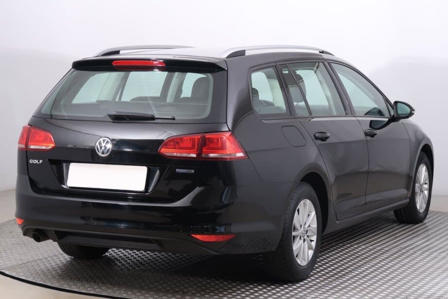 2015 Volkswagen Golf - 7