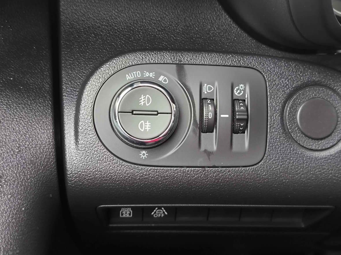 2022 Opel COMBO - 16