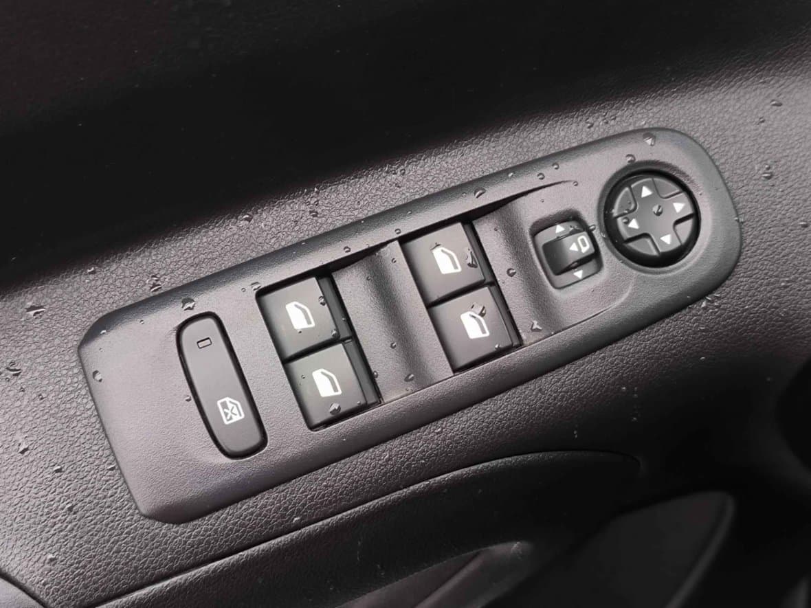 2022 Opel COMBO - 17
