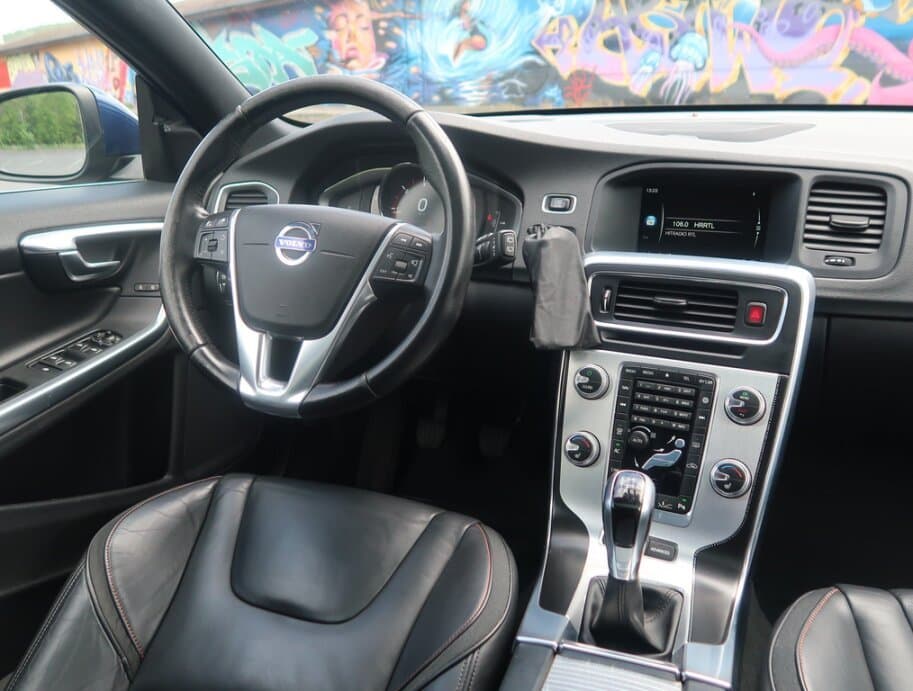 2015 Volvo V60 - 9