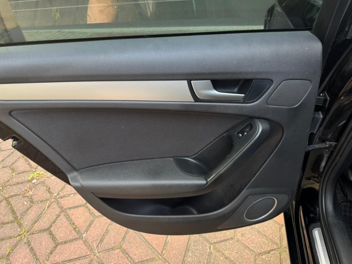2012 Audi A4 - 33