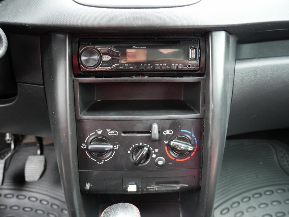 2007 Peugeot 207 - 13