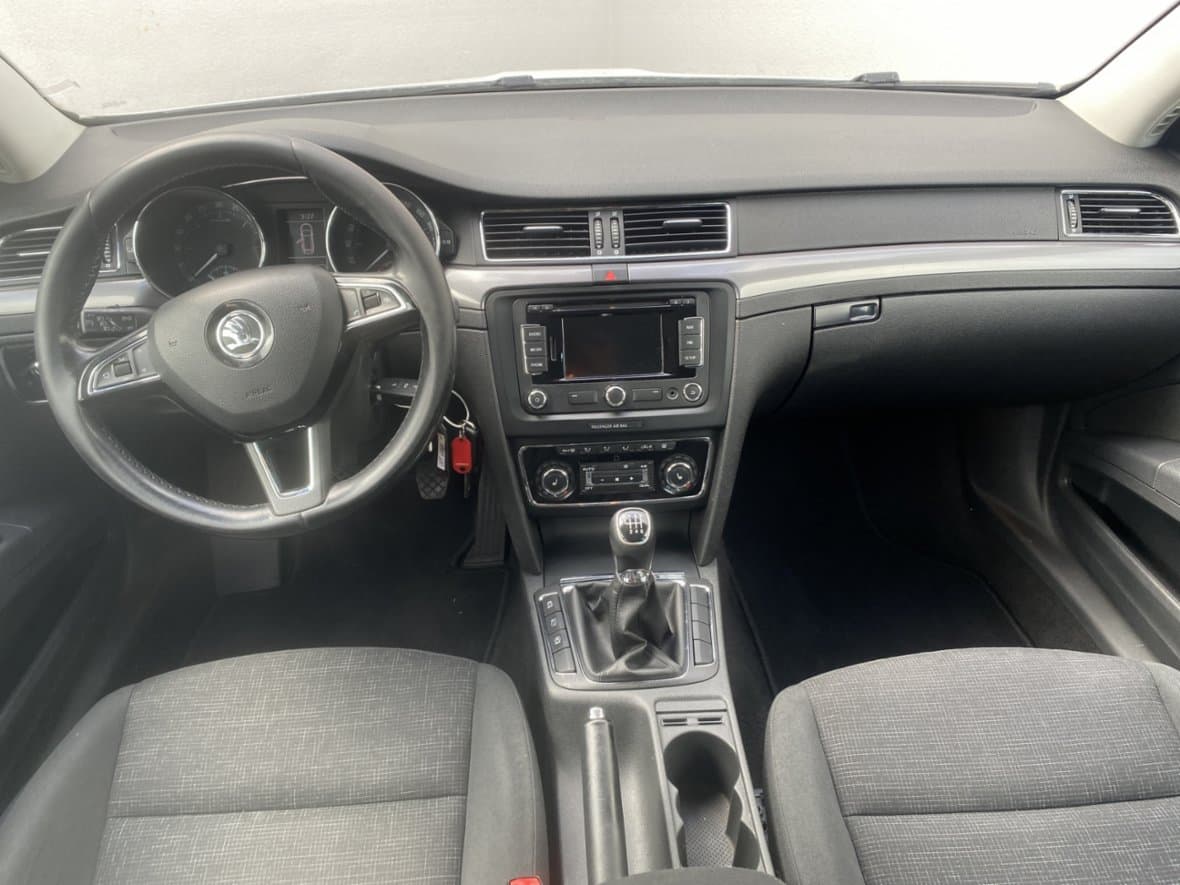 2015 Škoda SUPERB - 8