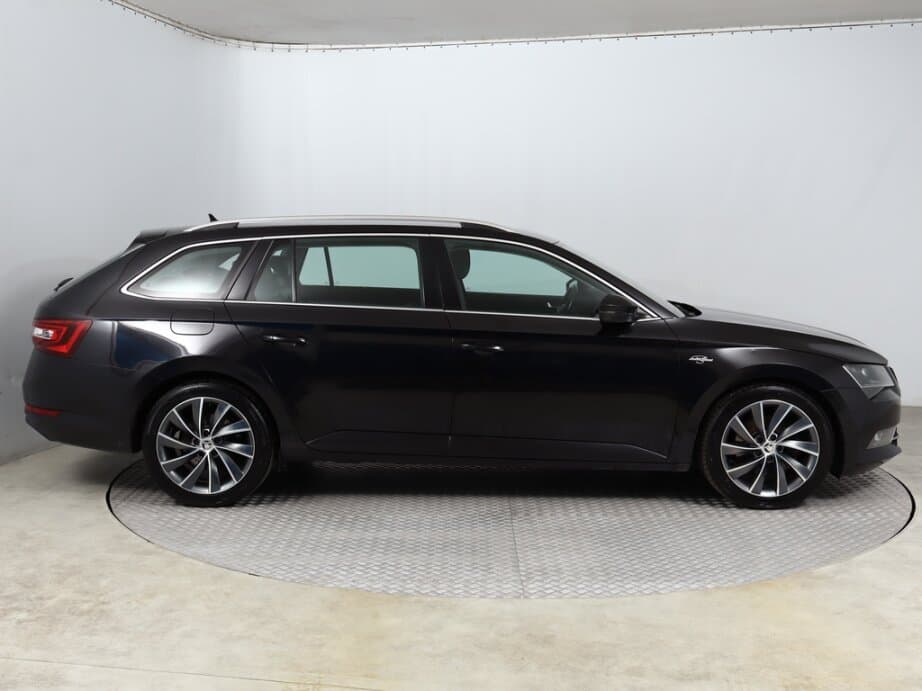 2016 Škoda SUPERB - 8
