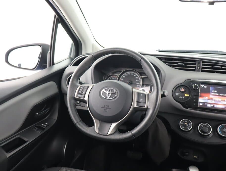 2015 Toyota YARIS - 9