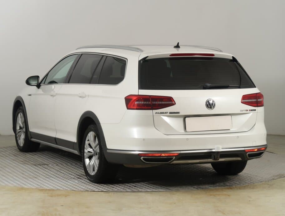 2015 Volkswagen PASSAT - 5