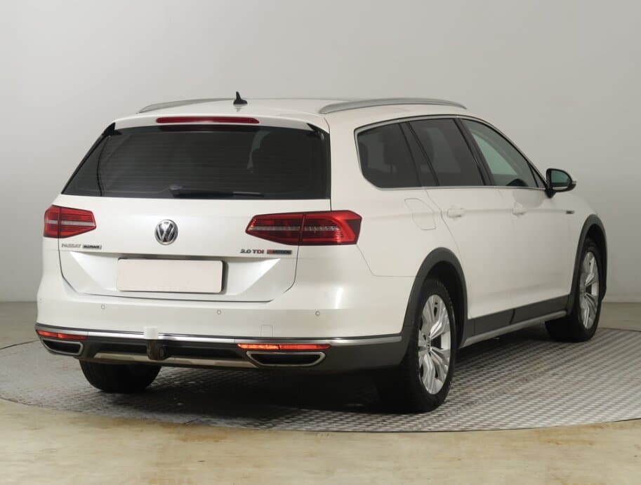 2015 Volkswagen PASSAT - 7