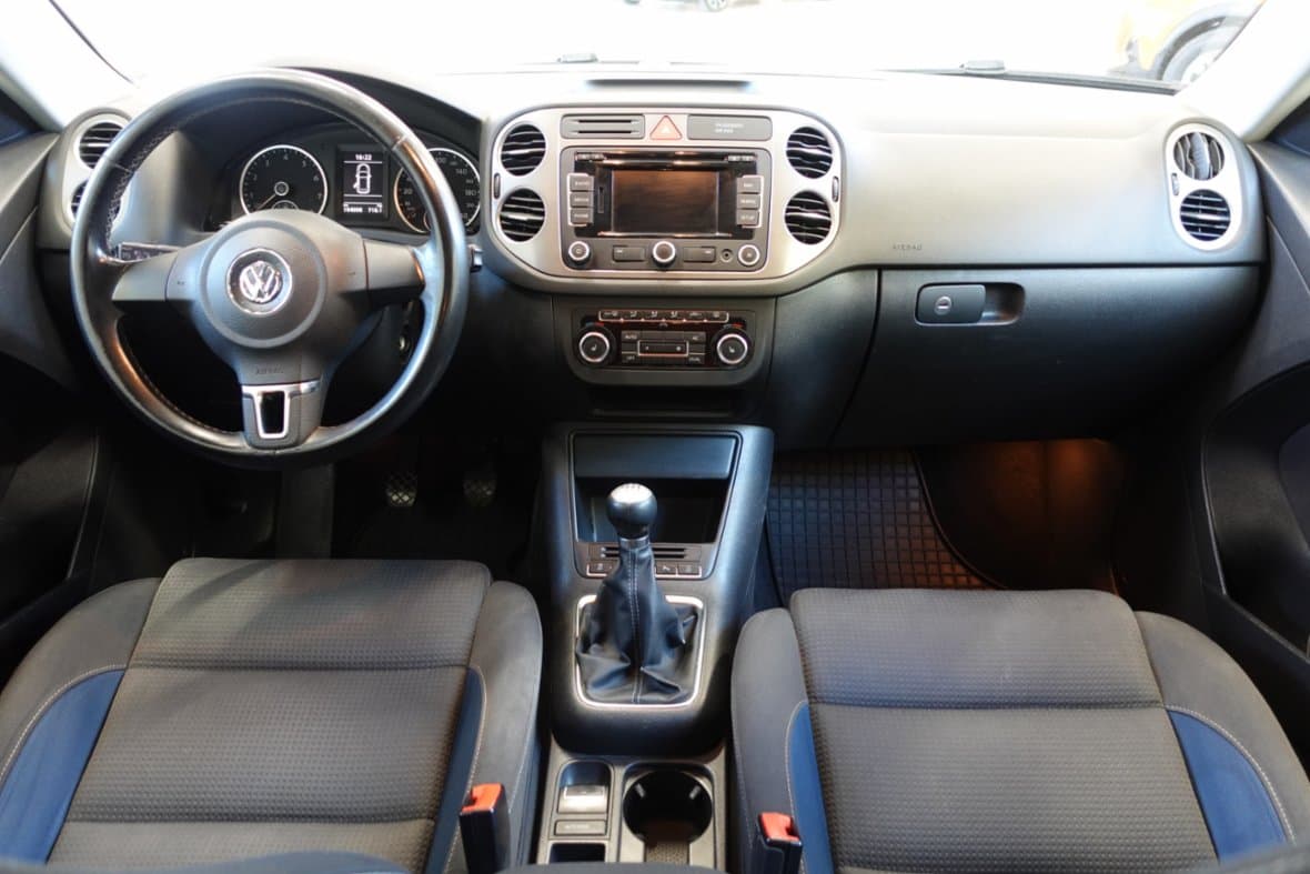 2010 Volkswagen TIGUAN - 8