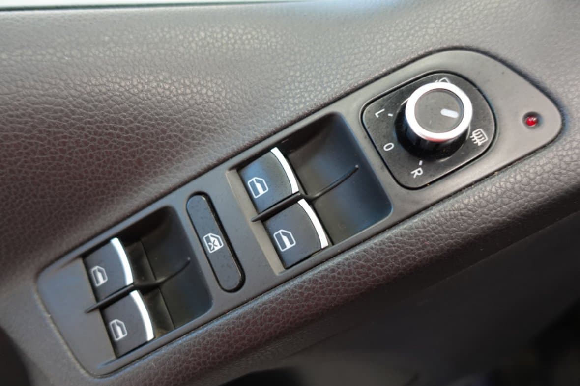 2010 Volkswagen TIGUAN - 13