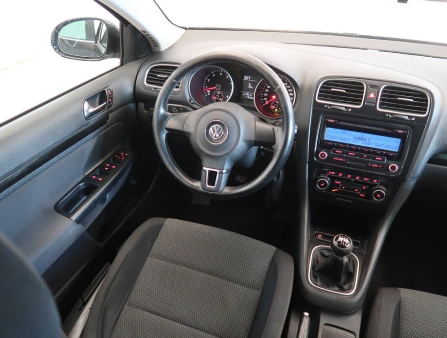 2009 Volkswagen GOLF - 9