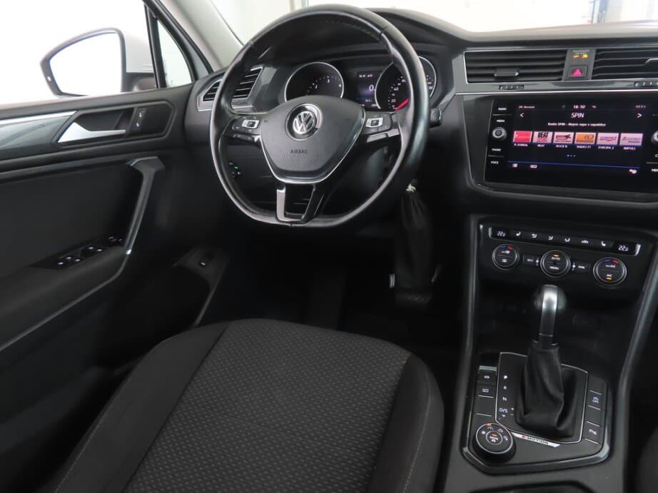 2019 Volkswagen TIGUAN - 9