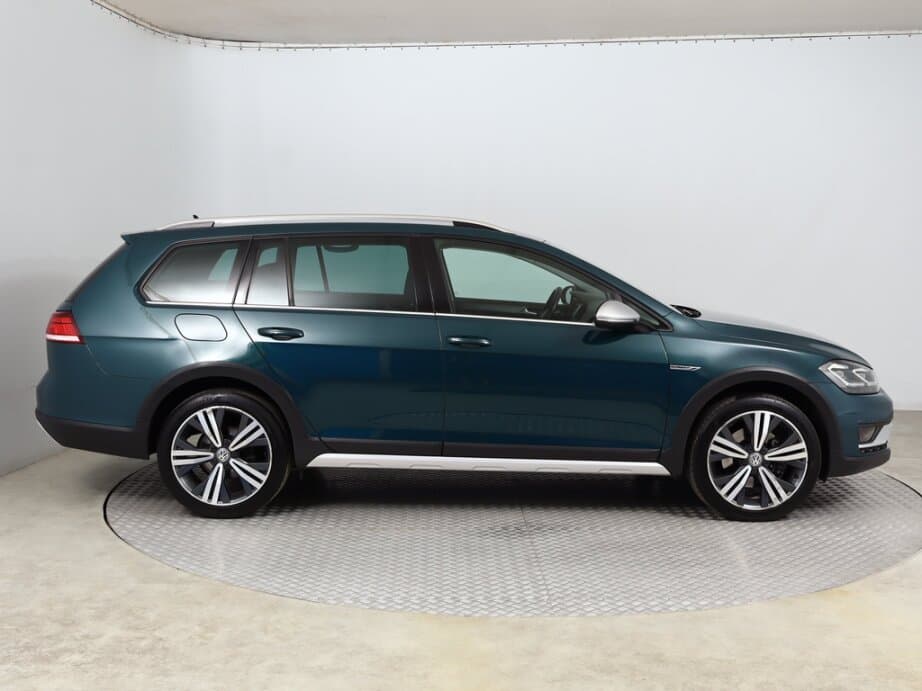 2018 Volkswagen GOLF - 8