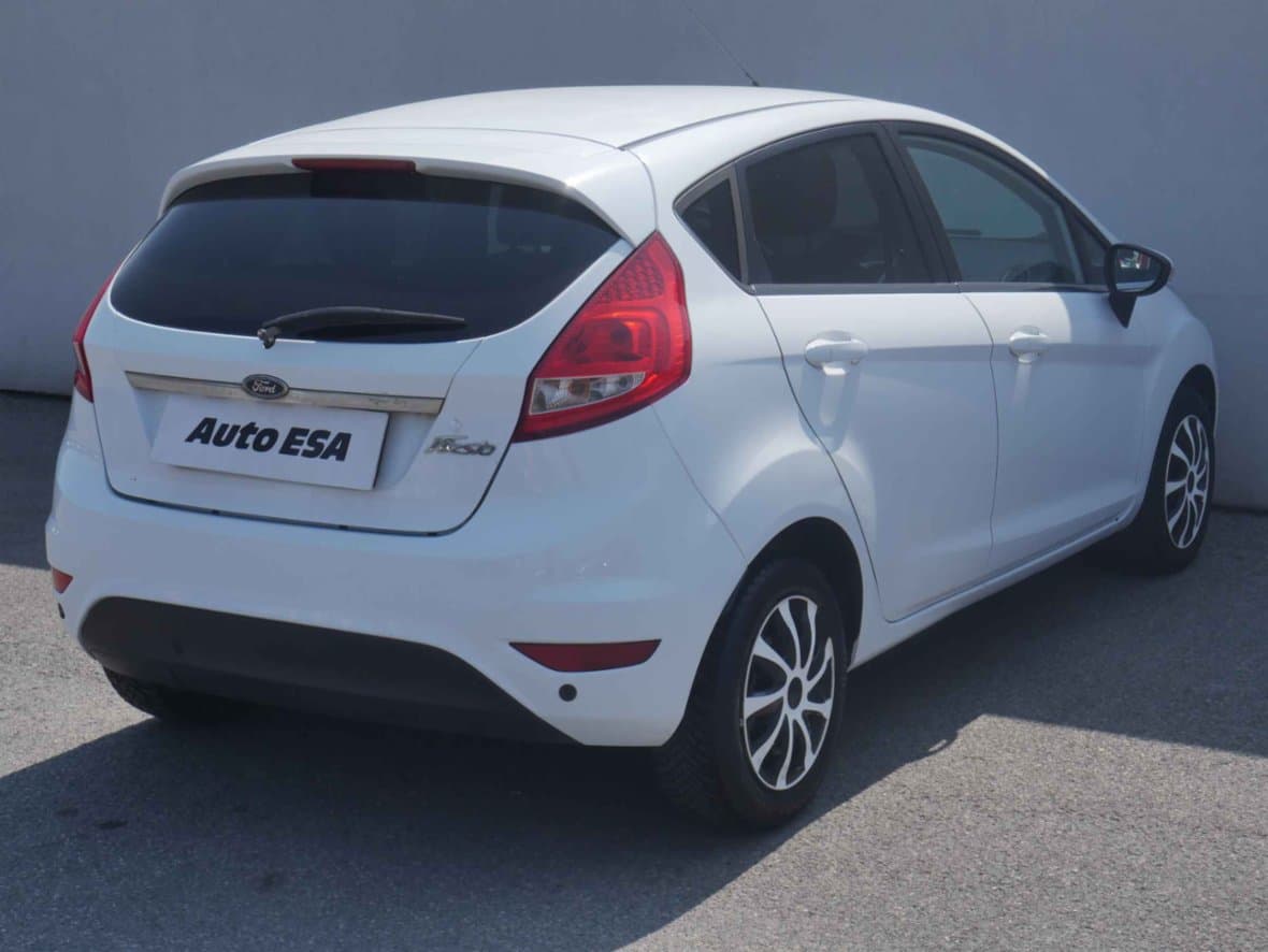 2009 Ford FIESTA - 4