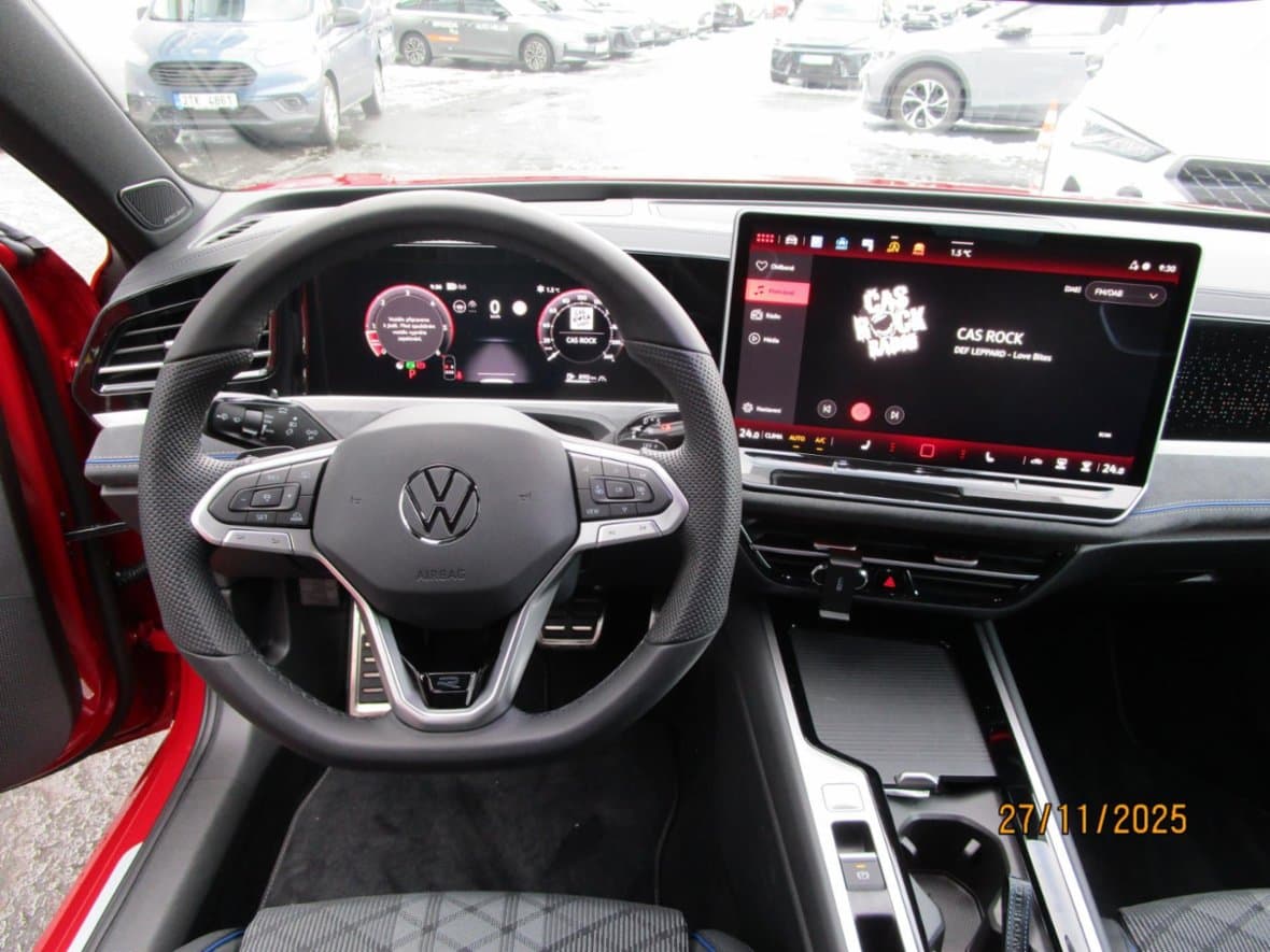 2025 Volkswagen Passat - 5