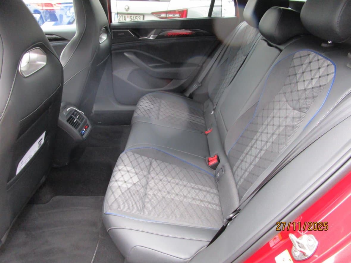 2025 Volkswagen Passat - 7