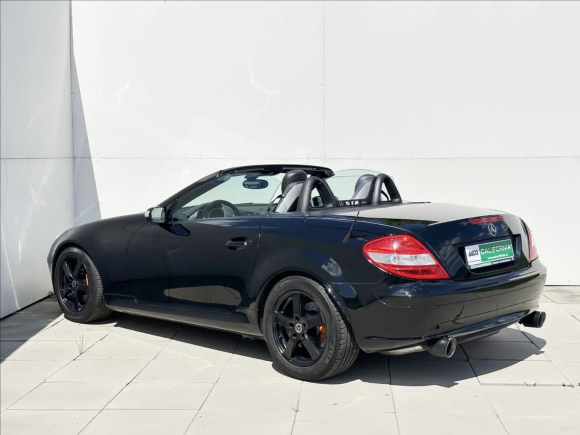 2005 Mercedes-Benz SLK - 10