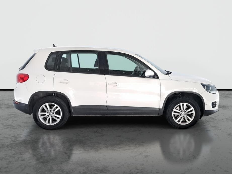 2012 Volkswagen TIGUAN - 8