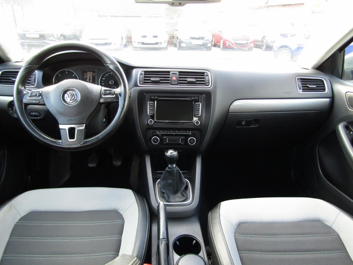2011 Volkswagen JETTA - 8